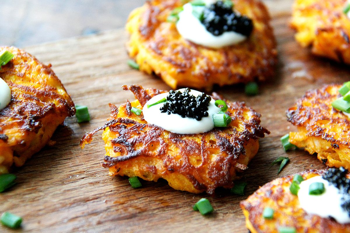 Ich reibe sie anstelle von Kartoffeln und mache daraus leckere Pfannkuchen. Das beste Gericht für ein Herbstessen