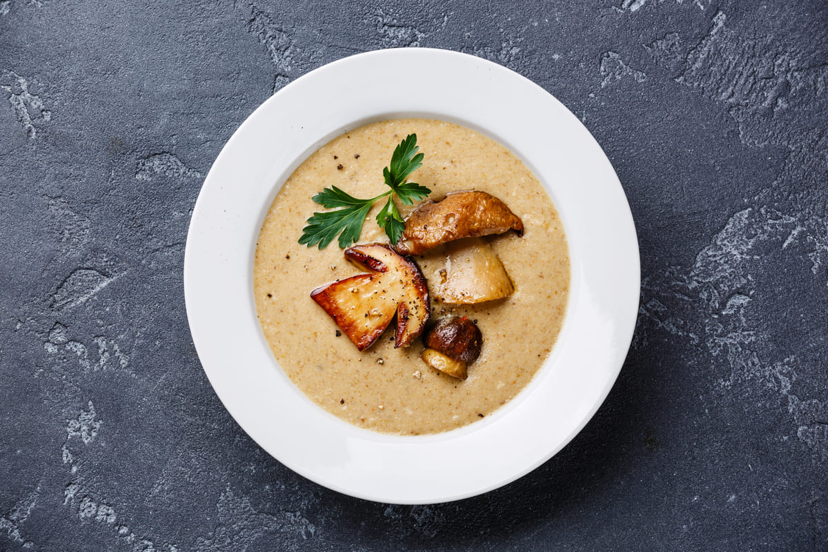 Diese Suppe ist eine wahre Poesie für die Geschmacksknospen. In dieser Version kann sie nur im Herbst zubereitet werden.