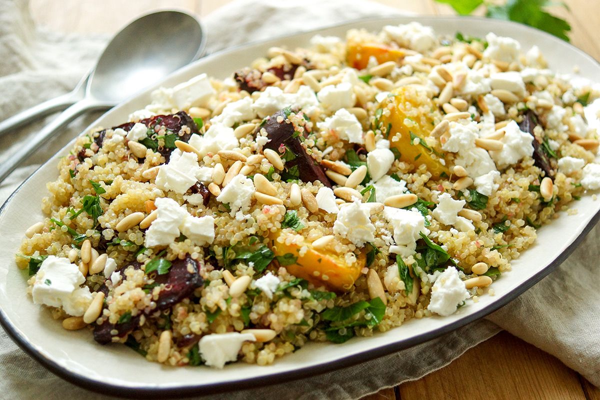 Quinoa-Salat: ein gesundes und einfaches Rezept, das Sie immer wieder zubereiten werden