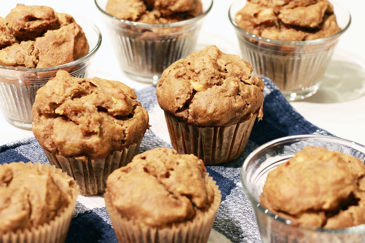 Im Herbst backe ich viele solcher Muffins. Jeder von ihnen schmeckt wie ein kleiner Apfelkuchen.