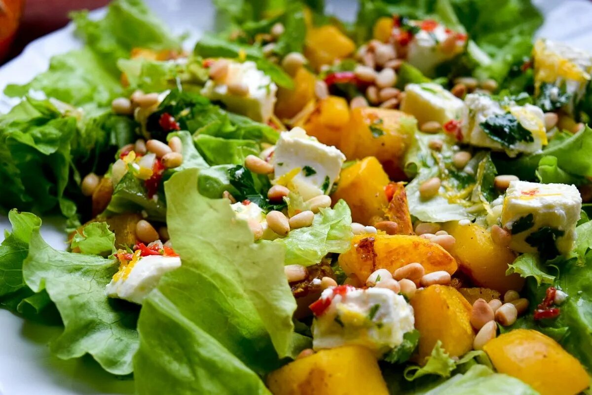 Ich koche Gemüse nicht mehr in Wasser. Seit ich es anders zubereite, schmeckt der Salat besser und alle fragen mich nach dem Rezept.