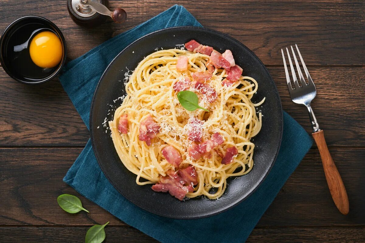 Bereiten Sie Carbonara auch mit Speck zu? Das Geheimnis der echten Carbonara