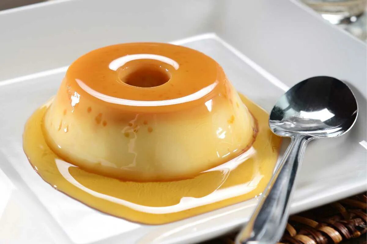 Der Zauber eines hausgemachten Karamelldesserts in zehn Minuten: Dieser Flan mit seinem intensiven Vanillegeschmack ist als Dessert immer ein voller Erfolg.