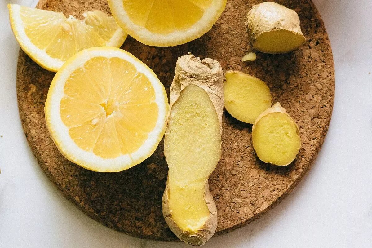Zitronenschalen mit Ingwer zu Hause kochen: Wozu ist das gut und warum wird es empfohlen?