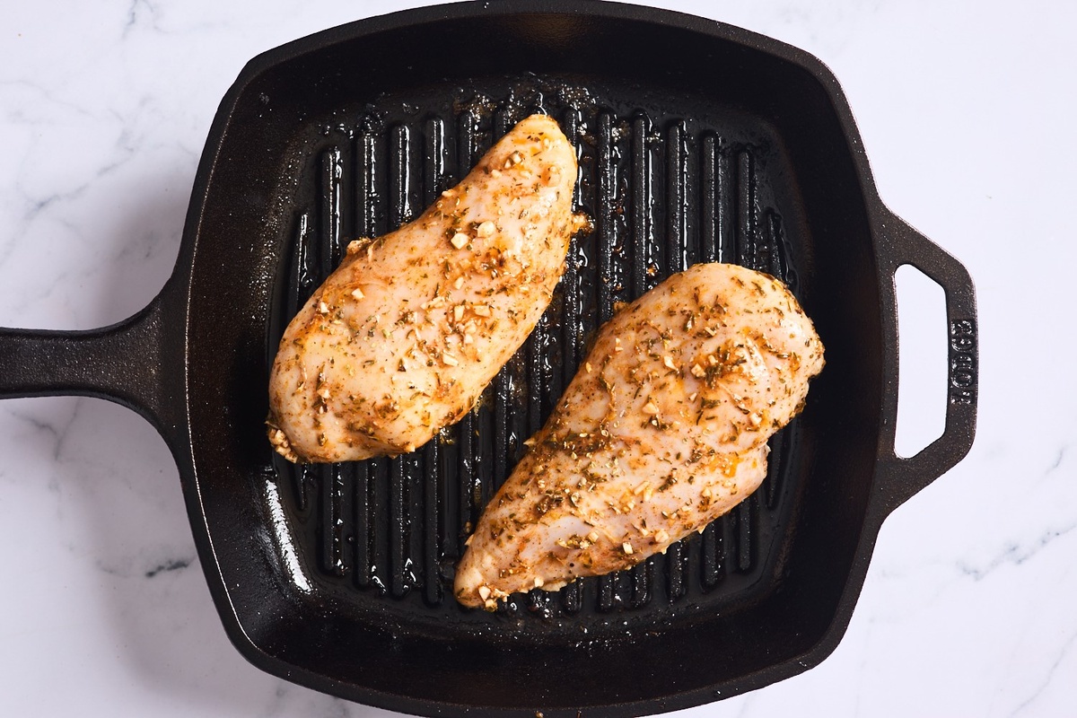 Grillhähnchen. Rezept für ein saftiges und leckeres Gericht